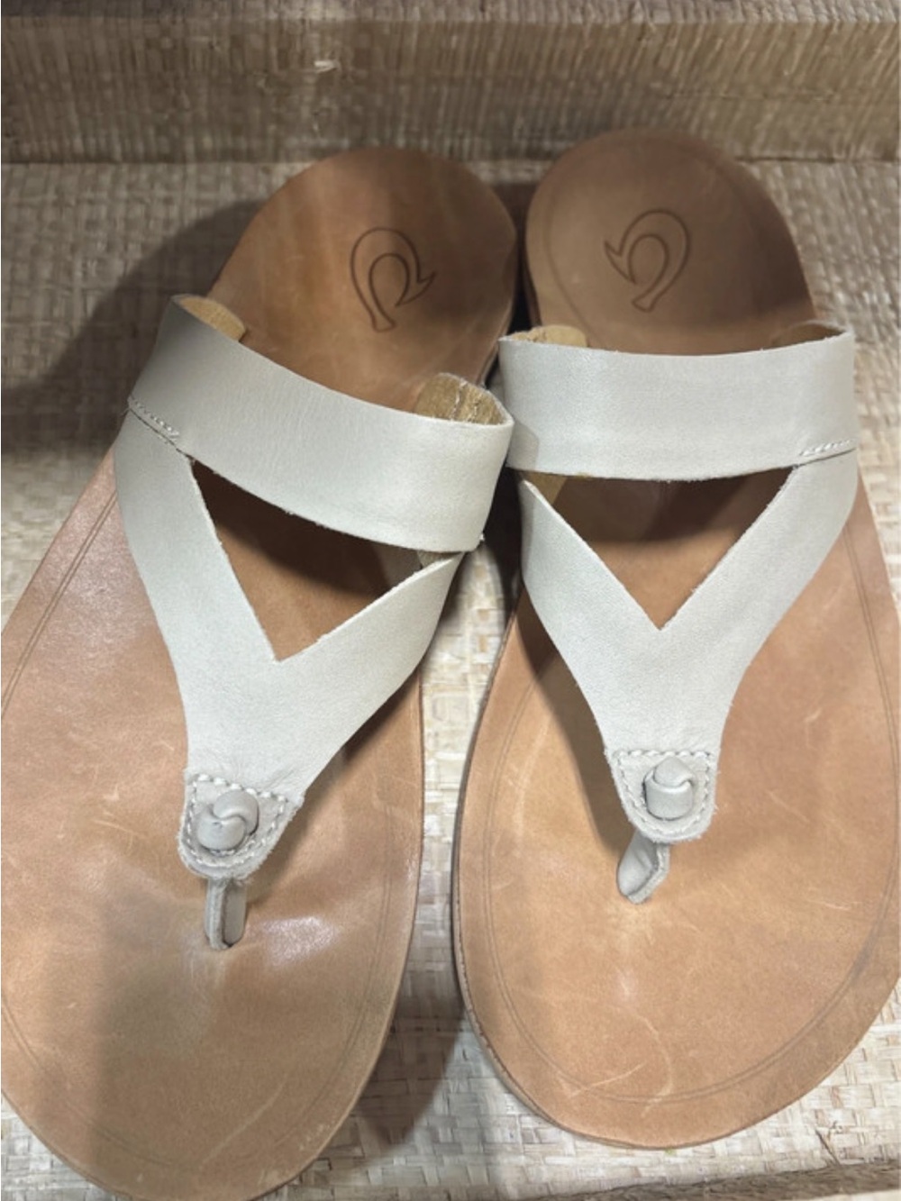 OluKai Women's Ivory Leather Toe-Post Sandals